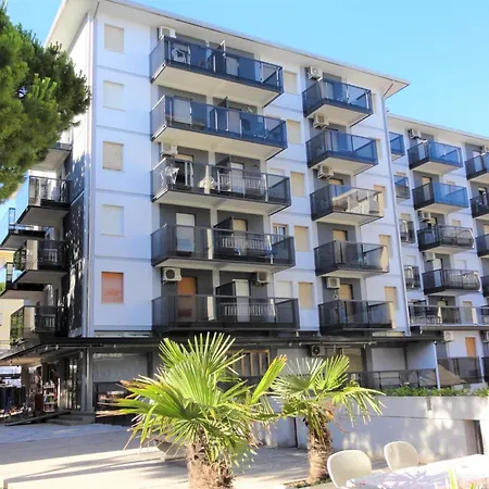 Appartement Comfortable Near The Promenade And Shops Bibione