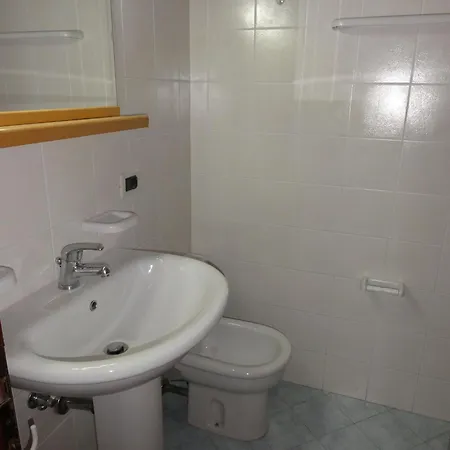 公寓 Comfortable Near The Promenade And Shops 比比翁